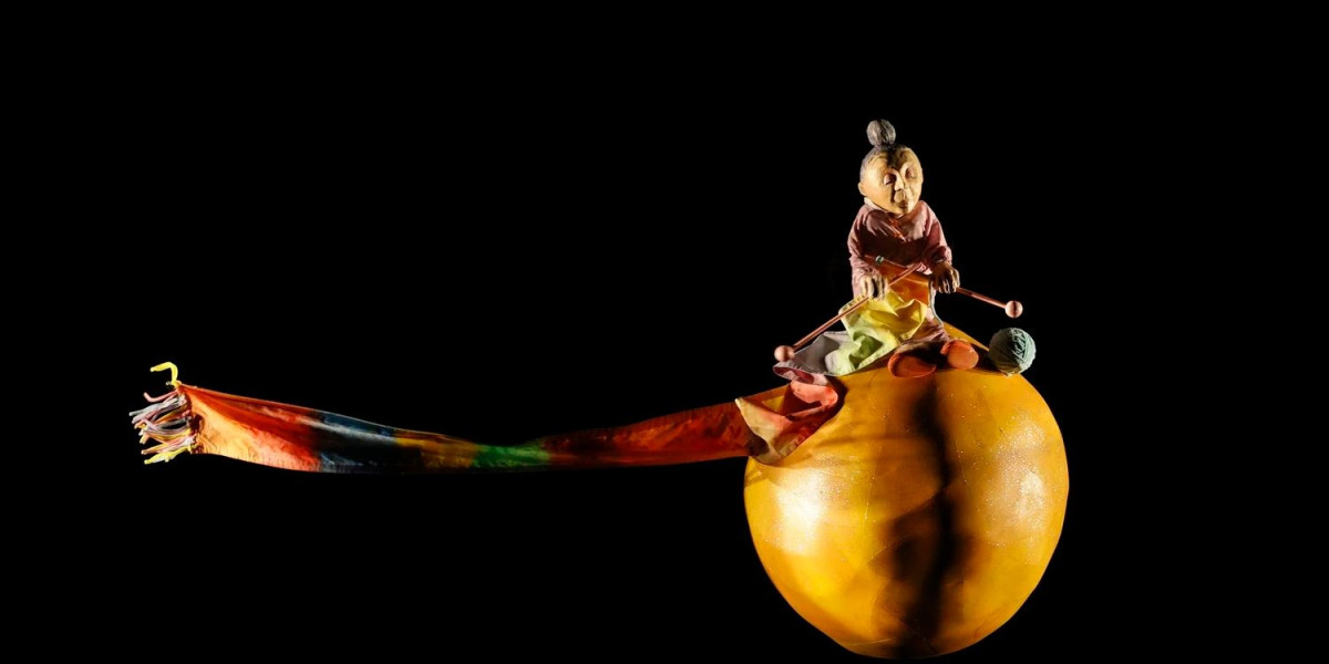  Little Blue Dot by Lemony S. Puppet Theatre 